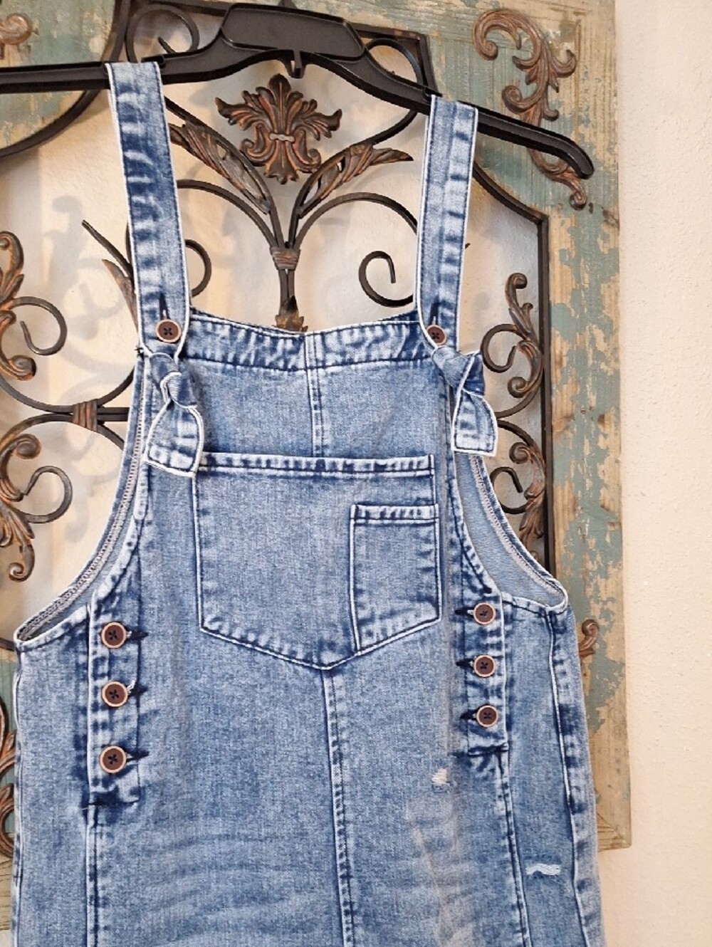 Light Blue Distressed Denim Women’s Overalls. Size Medium - Picture 8 of 13